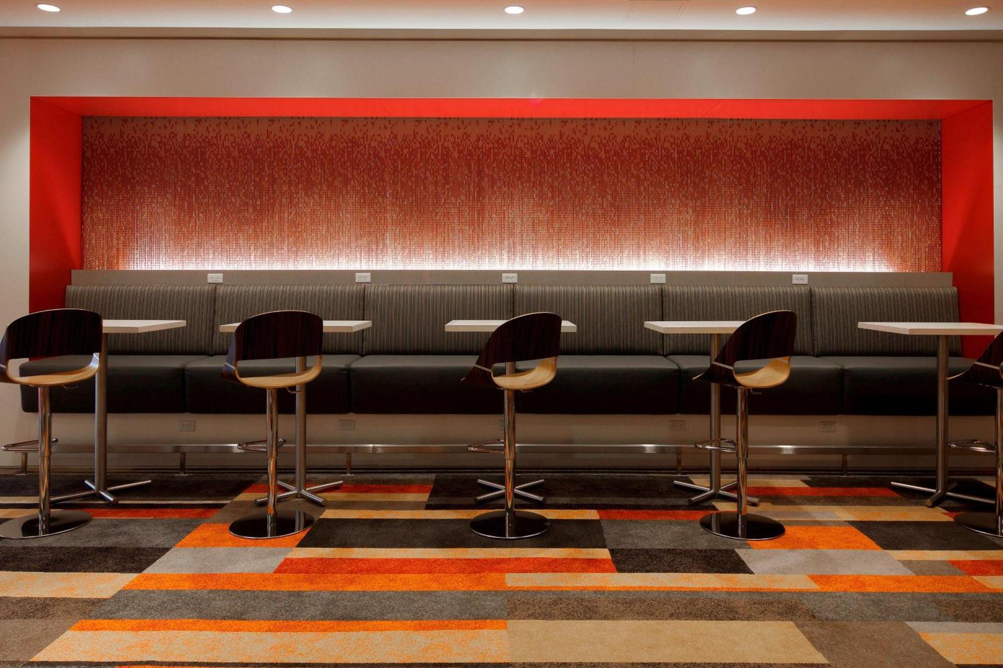 Delta Hotels By Marriott Beausejour Монктон Экстерьер фото
