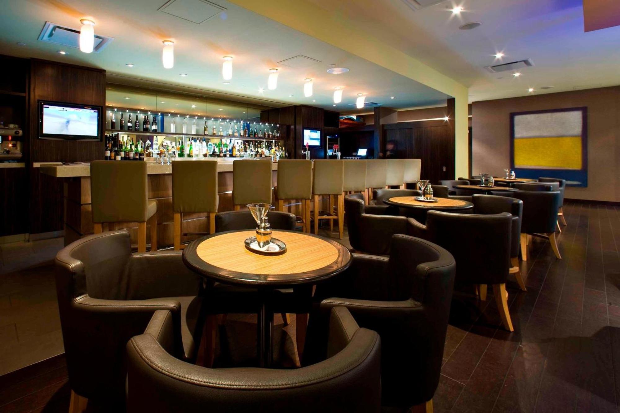 Delta Hotels By Marriott Beausejour Монктон Экстерьер фото