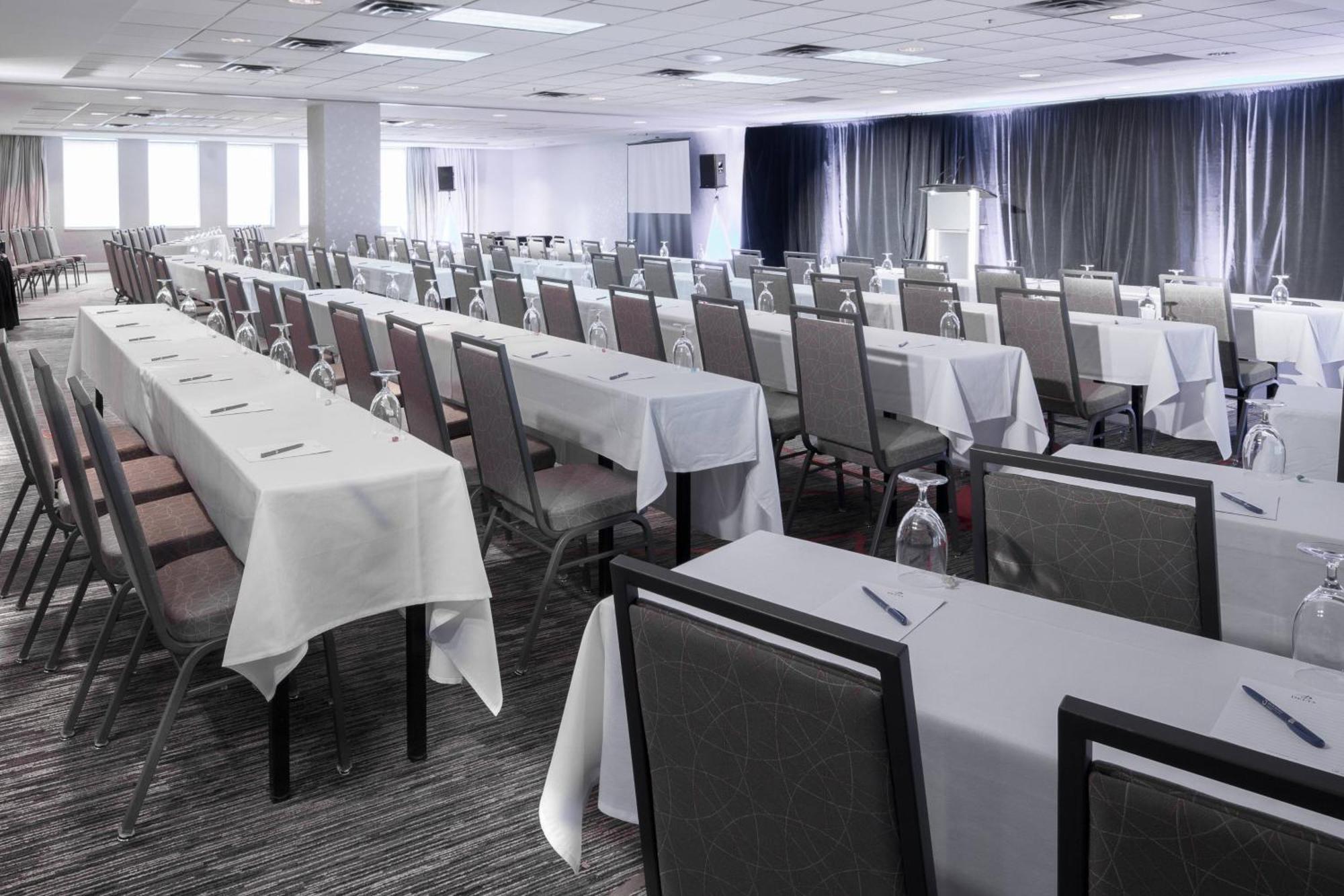 Delta Hotels By Marriott Beausejour Монктон Экстерьер фото