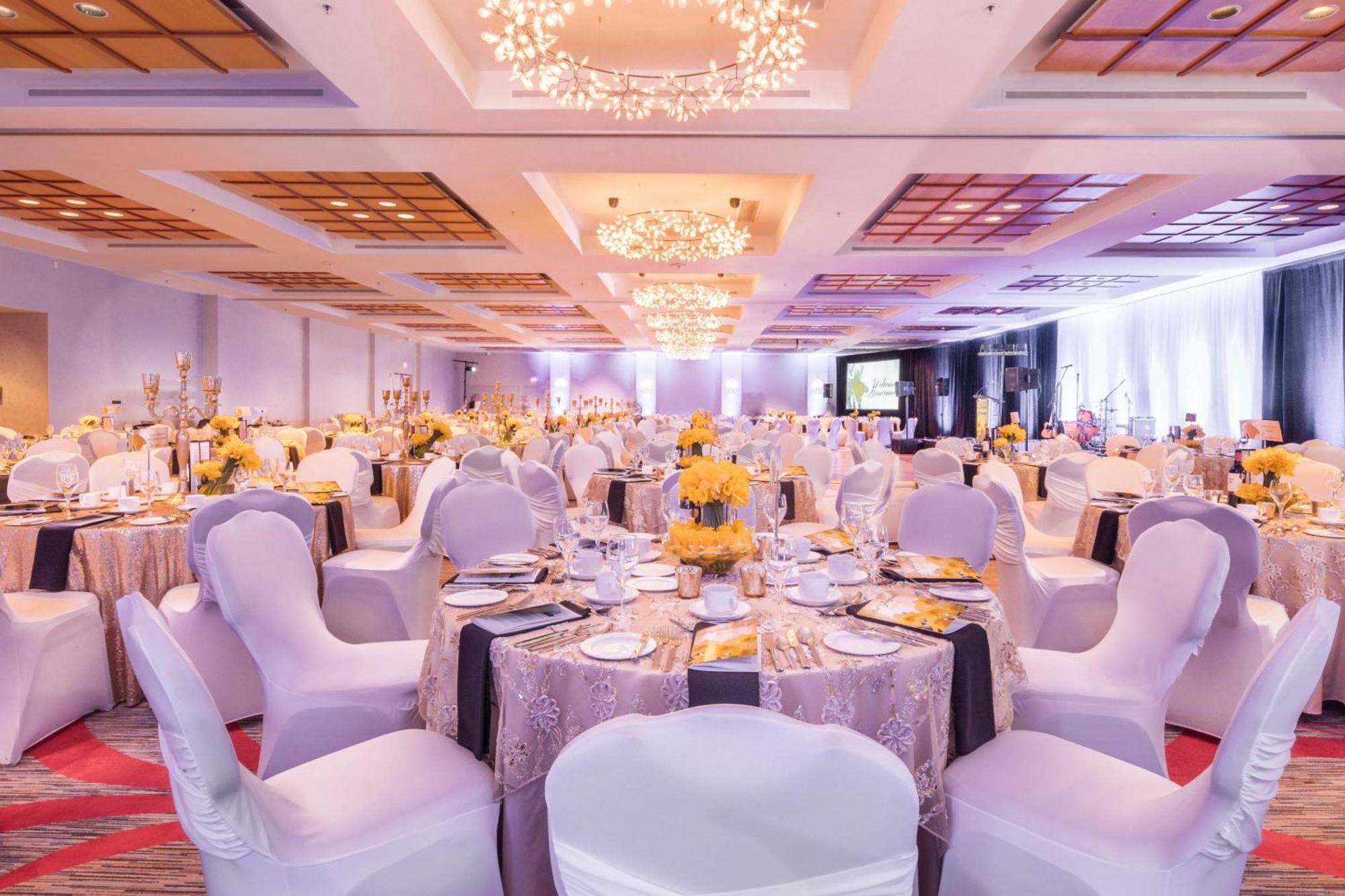 Delta Hotels By Marriott Beausejour Монктон Экстерьер фото